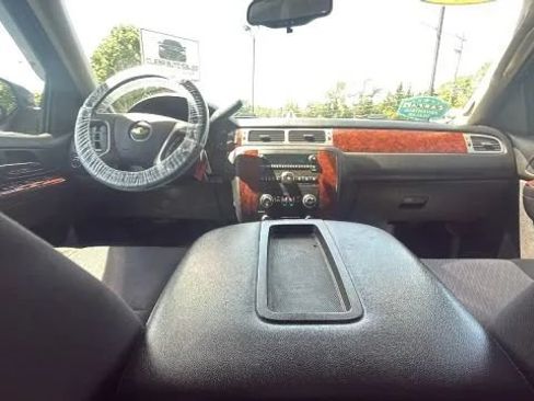Used 2013 Chevrolet Tahoe LS AWD/4WD image 11