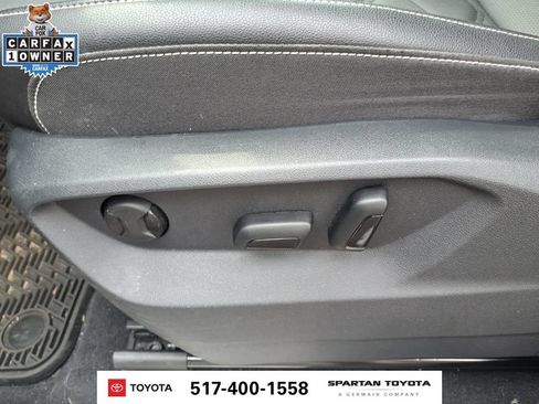 Used 2025 Volkswagen Atlas SE AWD/4WD image 15