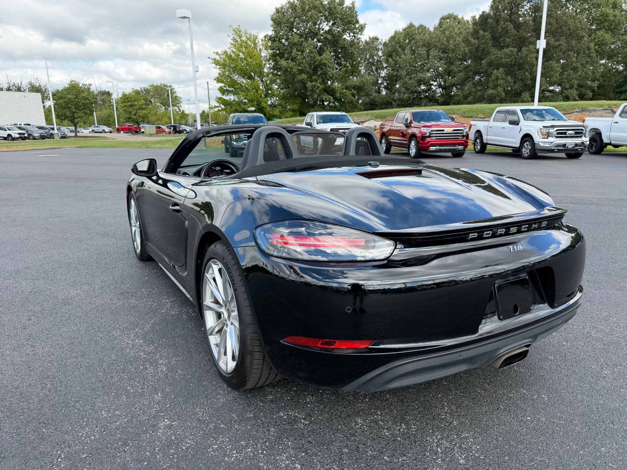 Used 2017 Porsche 718 Boxster RWD image 7
