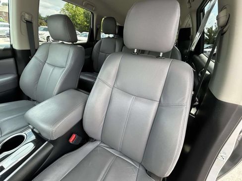 Used 2017 Nissan Pathfinder SV FWD image 20