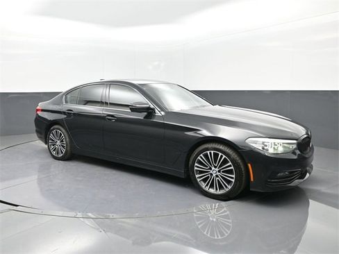 Used 2018 BMW 530i xDrive image 23