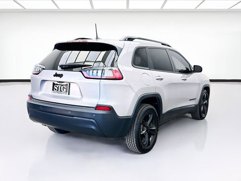 Used 2019 Jeep Cherokee Latitude Plus FWD image 4