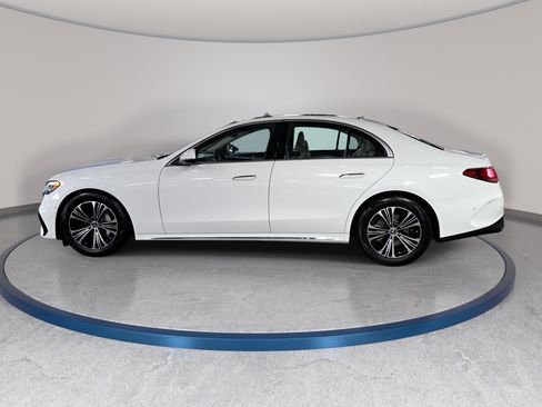 Used 2026 Mercedes-Benz E 350 4MATIC Sedan image 9