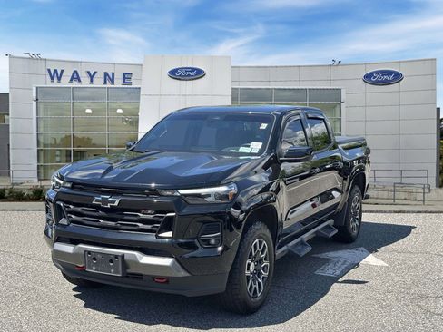 Used 2023 Chevrolet Colorado Z71 w/ Z71 Convenience Package 2 AWD/4WD image 2
