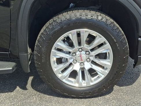 Used 2026 GMC Sierra 1500 Denali w/ Technology Package AWD/4WD image 9
