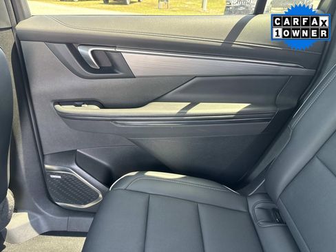 Used 2025 Buick Enclave Preferred FWD image 17