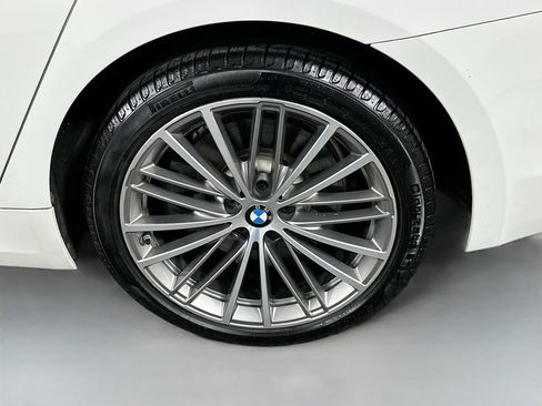 Used 2019 BMW 540i w/ Executive Package RWD image 32