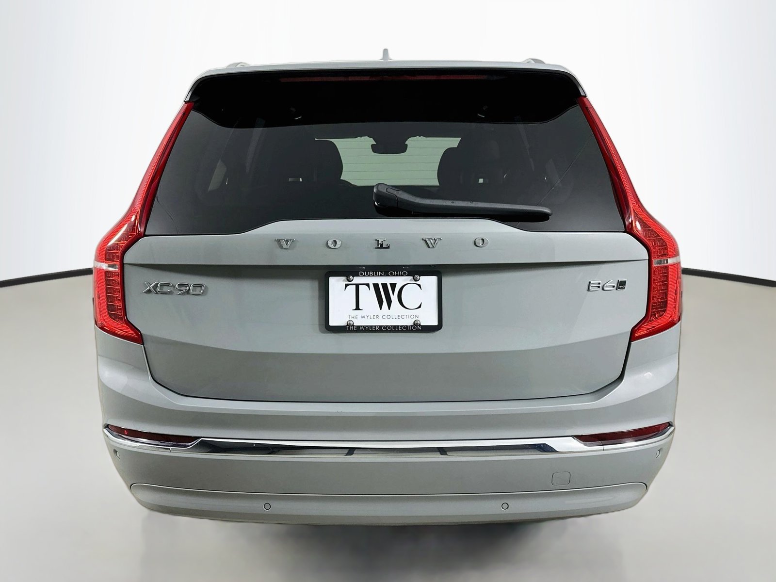Certified 2025 Volvo XC90 B6 Plus AWD/4WD image 6