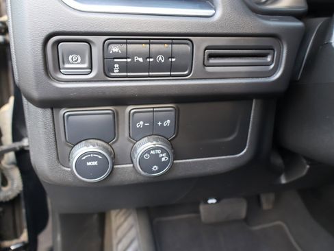 Used 2023 Chevrolet Suburban LS RWD image 24
