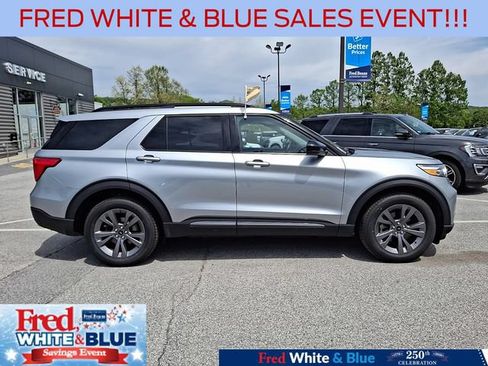 Certified 2022 Ford Explorer XLT w/ Equipment Group 202A AWD/4WD image 12