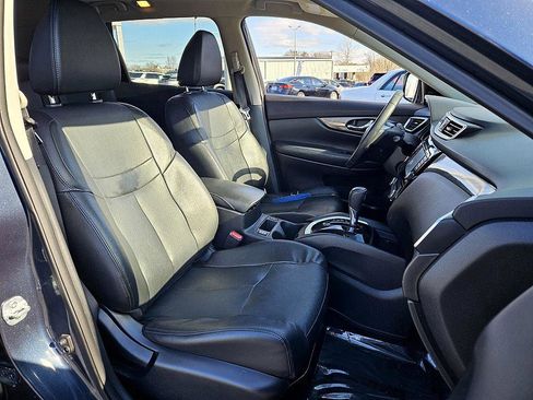Used 2016 Nissan Rogue SL w/ SL Premium Package image 15