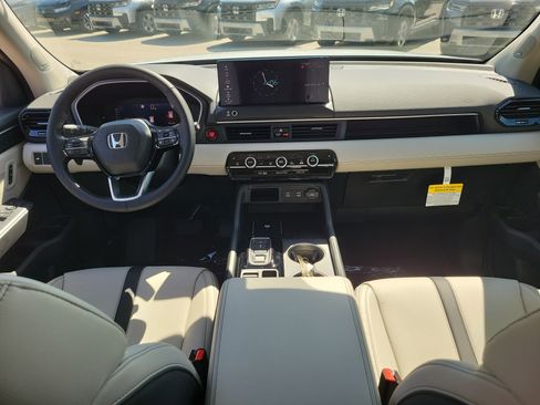 New 2026 Honda Pilot Touring image 14