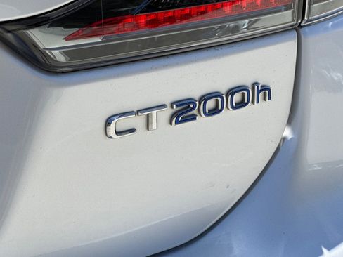 Used 2016 Lexus CT 200h w/ Navigation Package FWD image 29