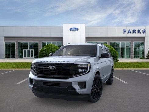 New 2026 Ford Expedition Platinum w/ Stealth Performance Package AWD/4WD image 2