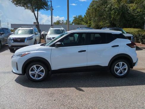 New 2025 Nissan Kicks Play S image 8
