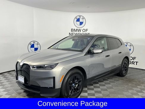 Used 2024 BMW iX xDrive50 AWD/4WD image 4