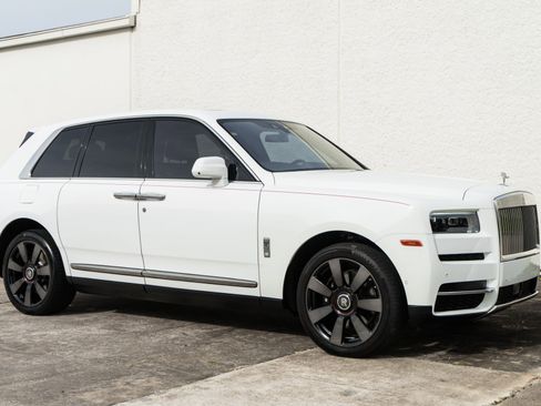 Used 2022 Rolls-Royce Cullinan AWD/4WD image 7