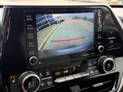 Used 2022 Toyota Highlander XLE image 26