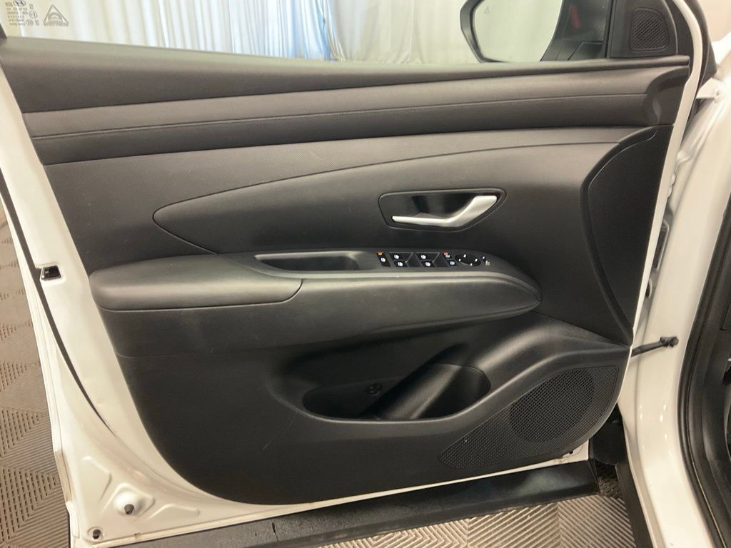 Used 2025 Hyundai Santa Cruz SEL FWD image 15