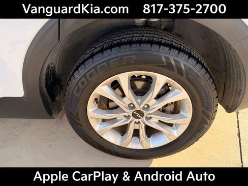 Certified 2022 Kia Telluride LX image 9