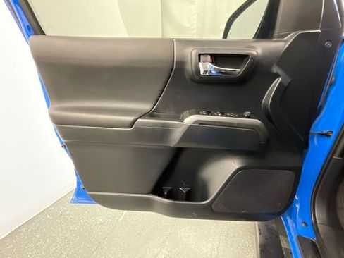 Used 2019 Toyota Tacoma TRD Pro AWD/4WD image 9
