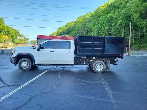 Used 2024 GMC Sierra 3500 Pro w/ Convenience Package RWD image 12