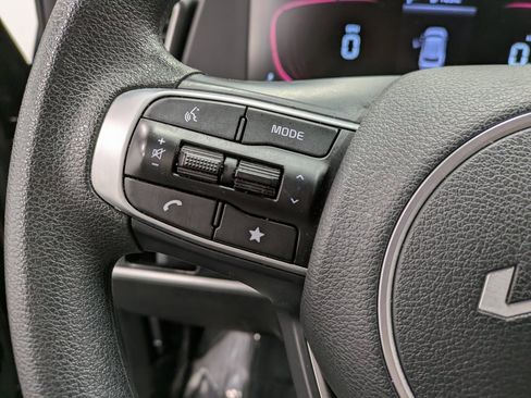 Used 2024 Kia Sportage LX image 16