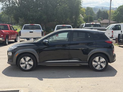 Used 2021 Hyundai Kona SEL FWD image 3