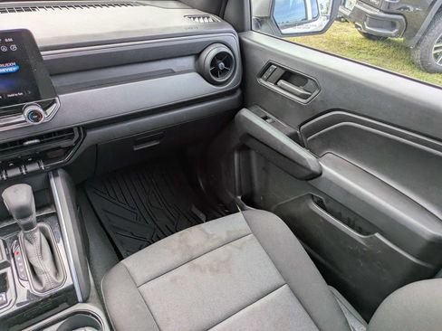 Used 2024 Chevrolet Colorado W/T RWD image 17