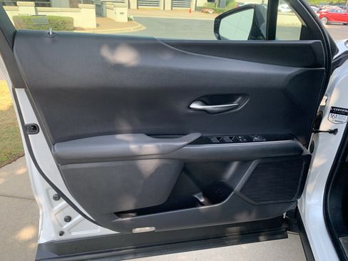 Used 2019 Lexus UX 250h w/ Premium Package AWD/4WD image 14