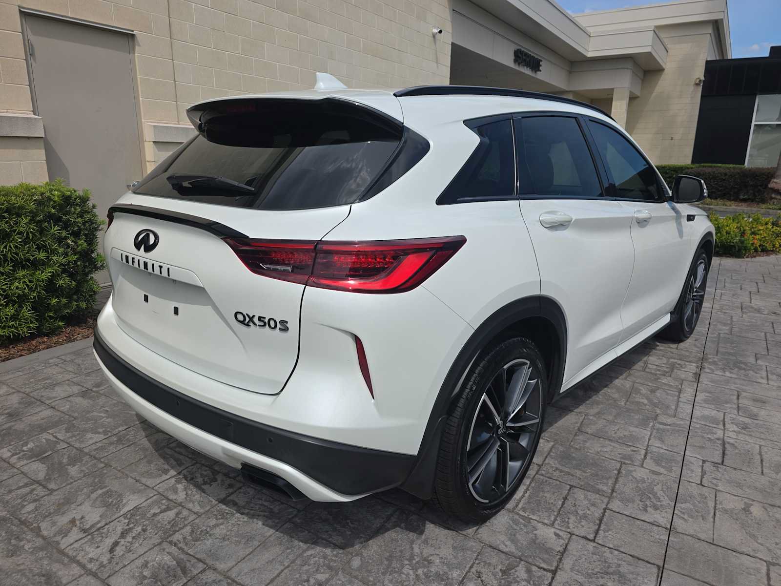 Used 2023 INFINITI QX50 Sport FWD image 3