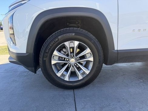 Used 2025 Chevrolet Equinox LT image 4