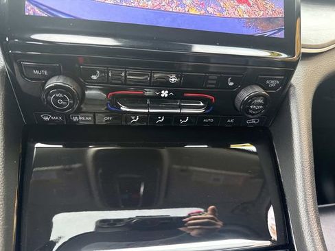 Used 2021 Jeep Grand Cherokee L Limited image 28