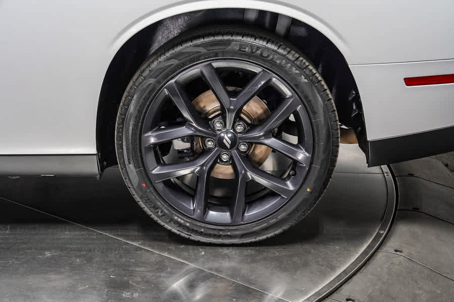 Used 2019 Dodge Challenger SXT w/ Blacktop Package RWD image 10