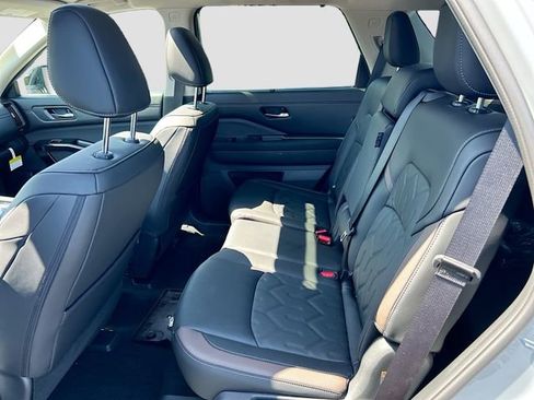 New 2026 Nissan Pathfinder Platinum FWD image 20