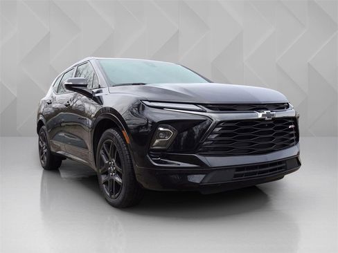 Used 2024 Chevrolet Blazer RS w/ Driver Confidence II Package image 7