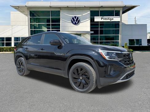 New 2026 Volkswagen Atlas Cross Sport SE FWD image 1