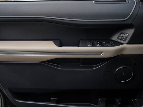 Used 2022 Ford Expedition Max Limited image 38