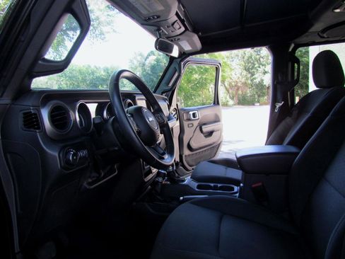 Used 2022 Jeep Wrangler Unlimited Sport image 24