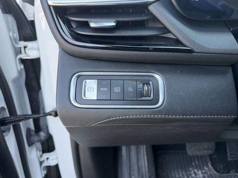 Used 2025 Buick Enclave Preferred image 13