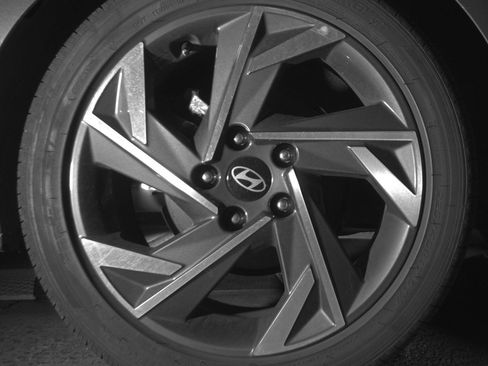 Used 2025 Hyundai Elantra SEL FWD image 15