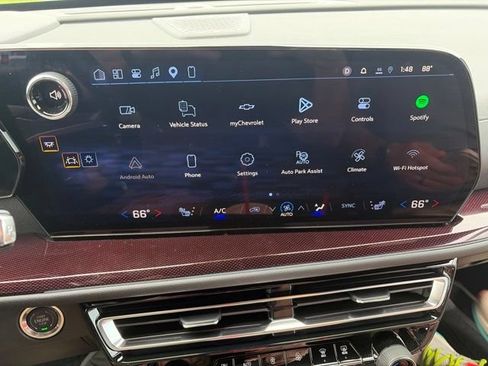 Used 2026 Chevrolet Traverse Z71 w/ Enhanced Driving Package AWD/4WD image 7