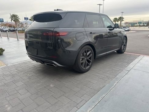 Certified 2024 Land Rover Range Rover Sport SE image 5