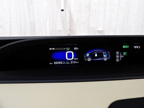 Used 2017 Toyota Prius Three w/ Carpet Mat Package FWD image 17
