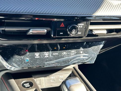 New 2026 Nissan Kicks SR w/ Illumination Package FWD image 27