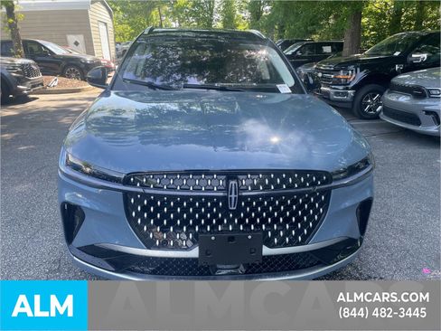 Used 2025 Lincoln Nautilus Reserve AWD/4WD image 8