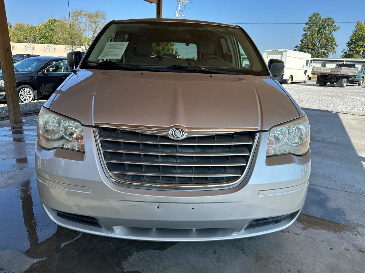 Used 2009 Chrysler Town & Country LX w/ PWR Convenience Group FWD image 23