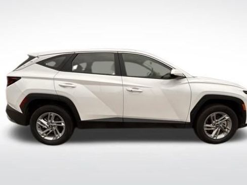 Used 2025 Hyundai Tucson SE AWD/4WD image 4