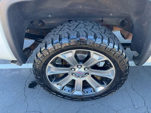 Used 2017 GMC Sierra 1500 SLT w/ SLT Premium Package image 13