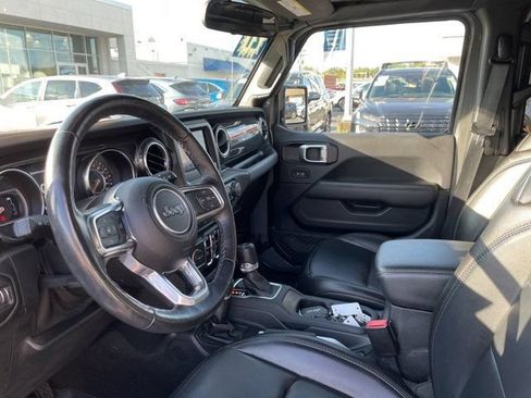 Used 2021 Jeep Wrangler Unlimited Sahara AWD/4WD image 5